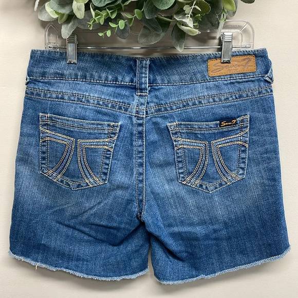 Seven7 Denim Shorts Embroidered Back Pockets 6 - Picture 1 of 13